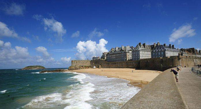 The historic town of St. Malo is a great day trip from the Château de Galinée campsite 